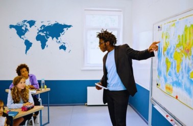 job-offer-geography-teacher-wroclaw-757x493